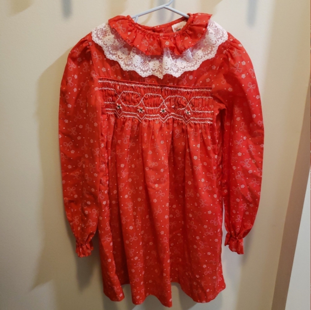 Winnie the Pooh Brand Vintage Christmas Valentines Dress Smocking Lace Red White